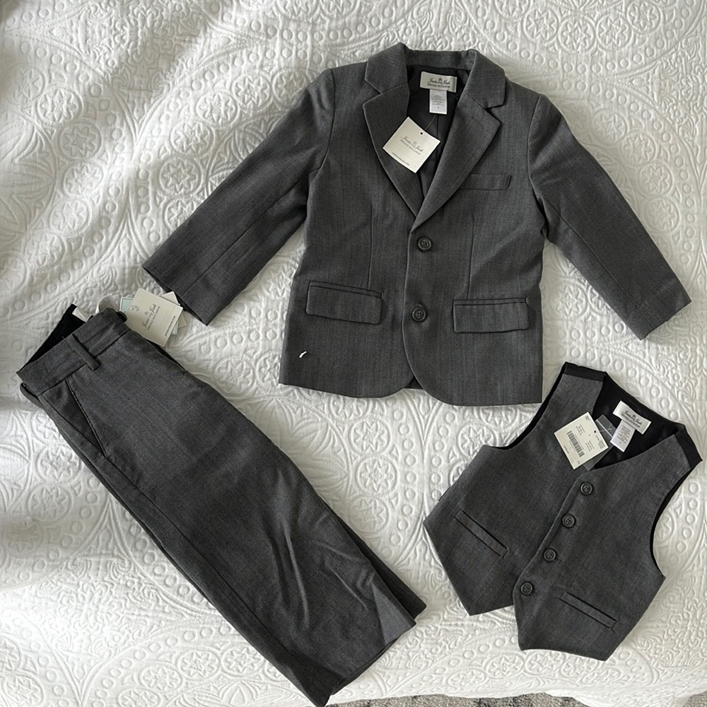 JANIE AND JACK NWT Suit Size 3T